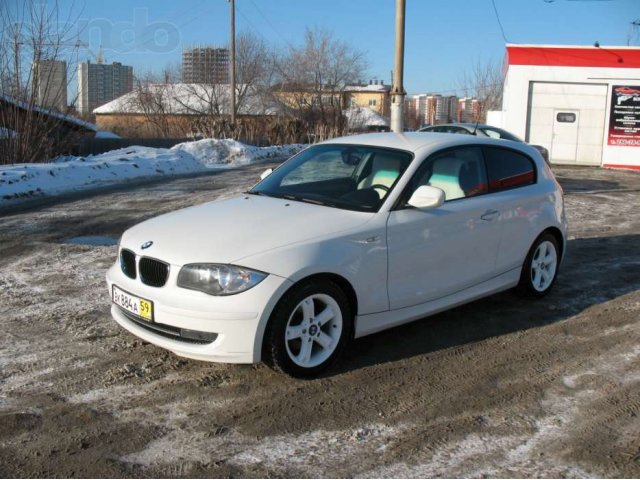 BMW 116i конец 2010 г.в, АВТОМАТ, цвет белый в городе Пермь, фото 1, BMW