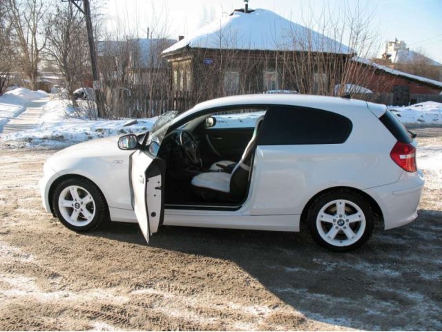 BMW 116i конец 2010 г.в, АВТОМАТ, цвет белый в городе Пермь, фото 2, Пермский край