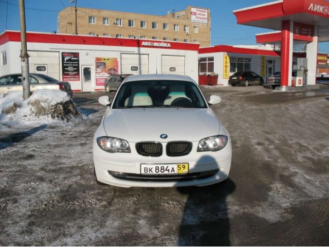 BMW 116i конец 2010 г.в, АВТОМАТ, цвет белый в городе Пермь, фото 8, Пермский край