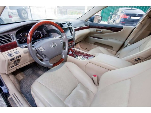 Продам Lexus LS600hL в городе Хабаровск, фото 3, стоимость: 2 850 000 руб.