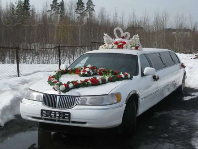 Продам Лимузин Lincoln Tawn car 2001 года- недорого. в городе Гатчина, фото 1, стоимость: 650 000 руб.