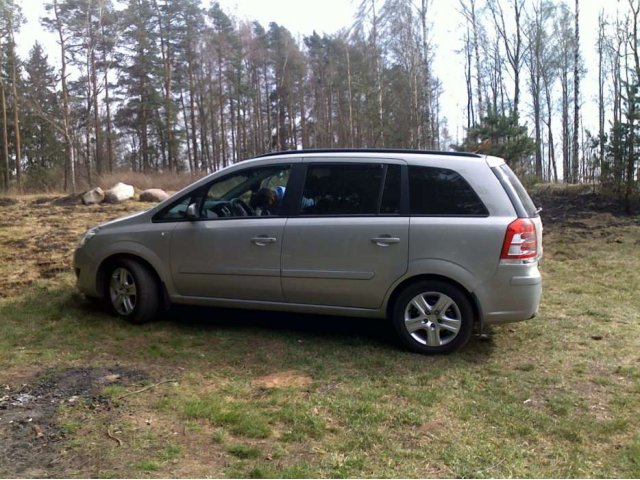 продаю opel zafira 2009 г. в городе Санкт-Петербург, фото 1, Opel