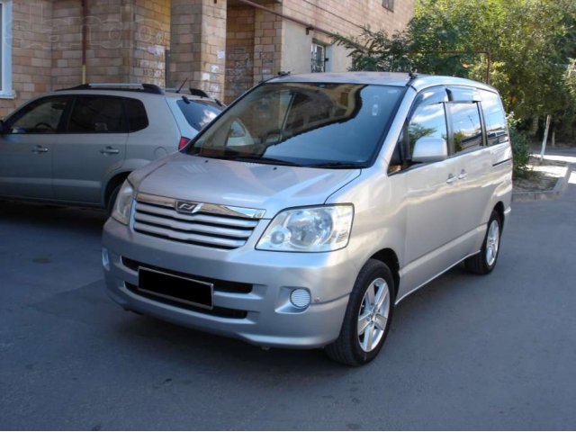 Noah 2001. Toyota Noah 2001. Toyota Noah 2001 год. Тойота Ноах 2001г. Тойота Ноах 2001 года черный кузов.