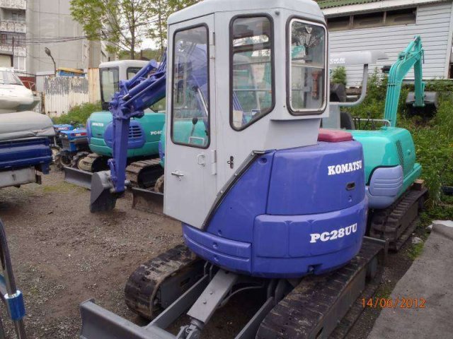 Мини-экскаватор Komatsu PC28UU, 2003 год, кабина в городе Владивосток, фото 3, Приморский край