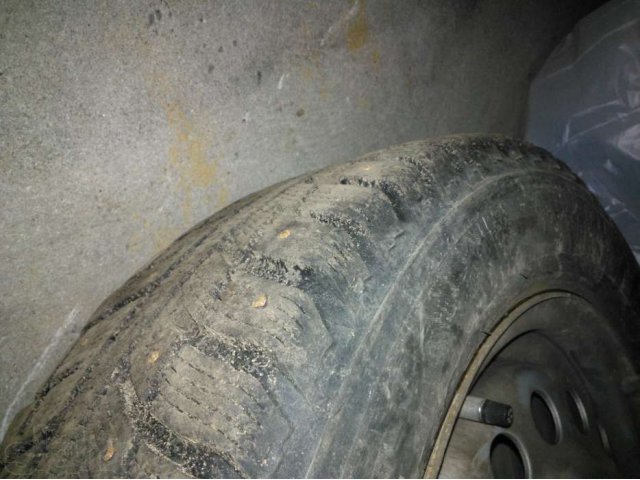 Колеса KUMHO 175/65R14 (шипы), диски штамповка Mefro в городе Москва, фото 3, стоимость: 7 000 руб.