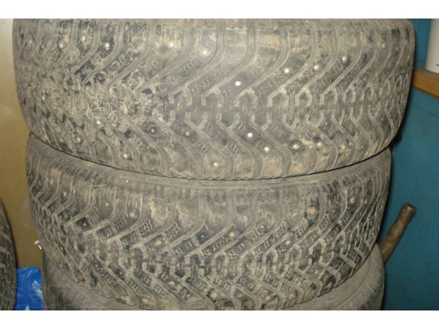 3 покрышки Goodyear Ultra Grip 500, шипы, 195х65х15 в городе Череповец, фото 2, Шины, диски и колёса