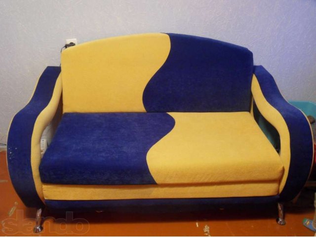 Продается диван и кресло. Торг уместен. Самовывоз в городе Волжский, фото 1, Мягкая мебель