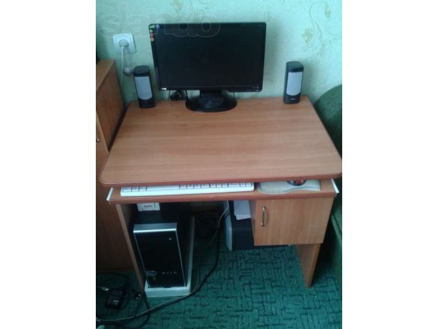 компьютерный стол в городе Балашов, фото 1, стоимость: 1 300 руб.