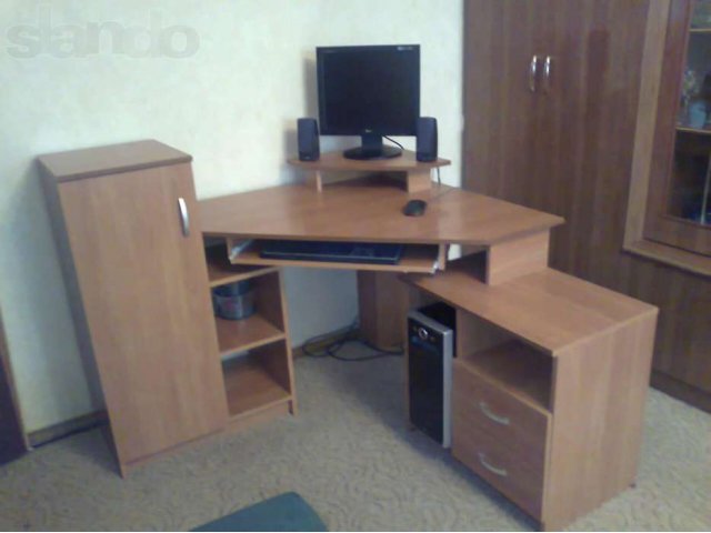 Компьютерный угловой стол в городе Лермонтов, фото 1, стоимость: 5 000 руб.
