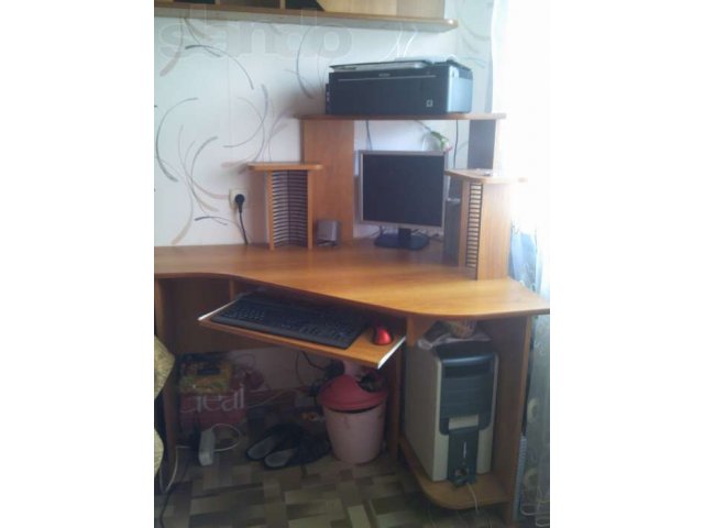 Продам компьютерный стол (угловой) с настенной полкой в городе Самара, фото 2, Самарская область