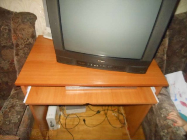 Продам компютерный стол в городе Дмитров, фото 1, стоимость: 300 руб.