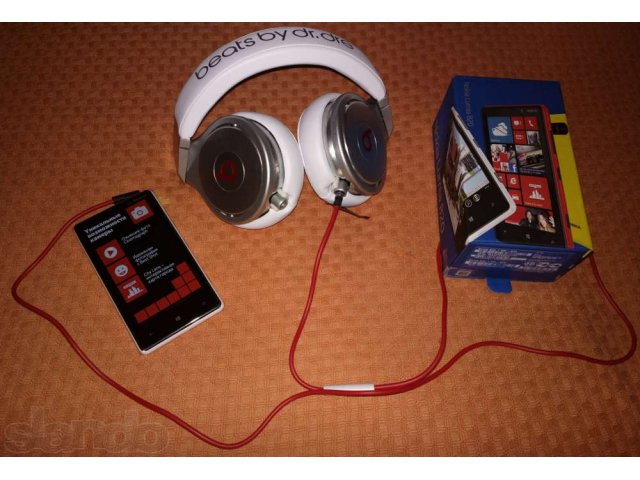 Nokia Lumia 820 с Monster Beats Pro Белые в городе Новосибирск, фото 1, Новосибирская область