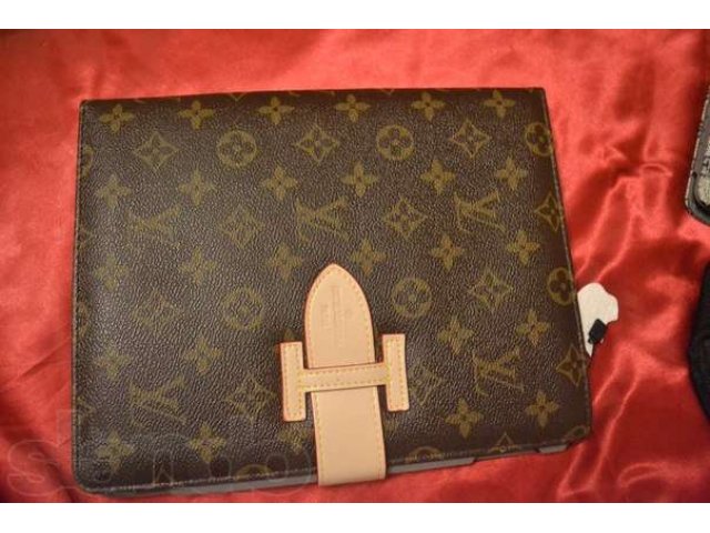 Чехлы Gucci и LV на Ipad 2-3 в городе Хабаровск, фото 2, Хабаровский край