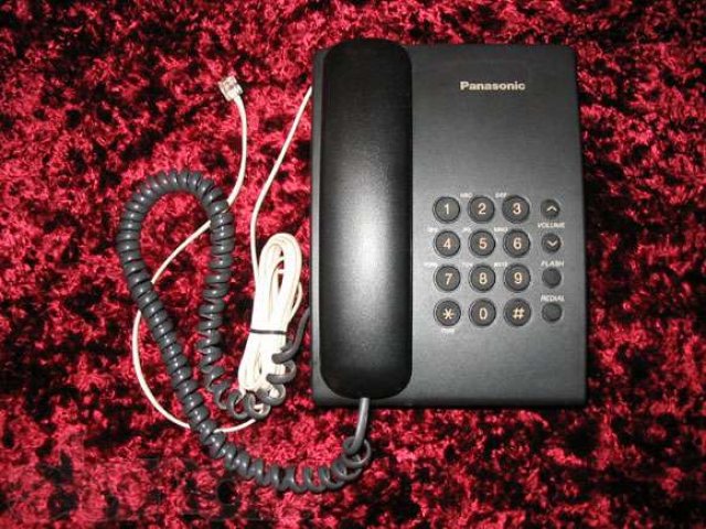 Телефон Panasonic KX-TS2350RUB в городе Нижний Новгород, фото 1, стоимость: 400 руб.