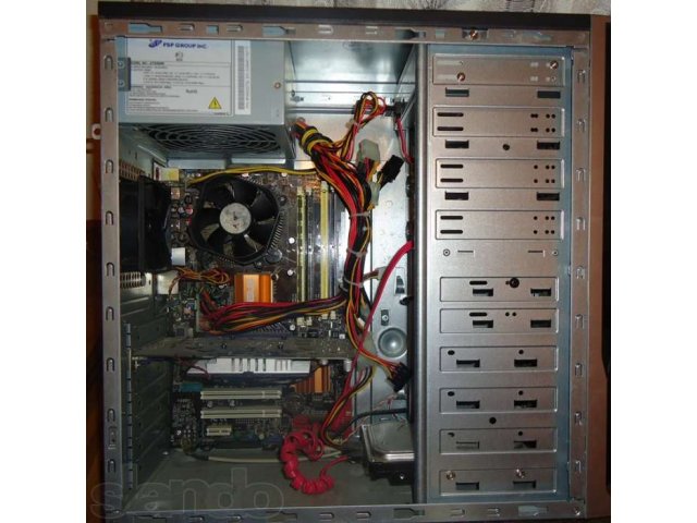 E5400(2.7)/3Gb/320Gb/nv 512MB/ ЖК 21.5/ клавиатура мышь колонки в городе Сарапул, фото 1, Настольные компьютеры