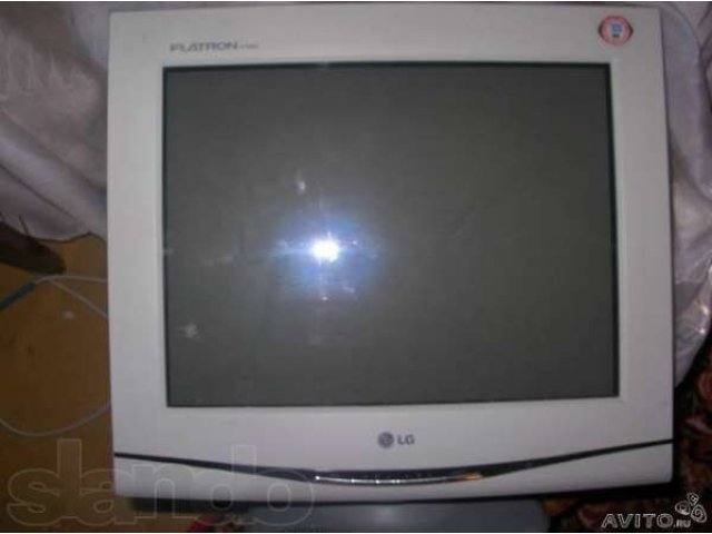 LG flatron f700b в городе Балаково, фото 1, стоимость: 300 руб.