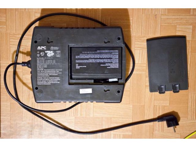 Источник бесперебойного питания APC Back-UPS ES 700 в городе Краснодар, фото 1, стоимость: 1 000 руб.