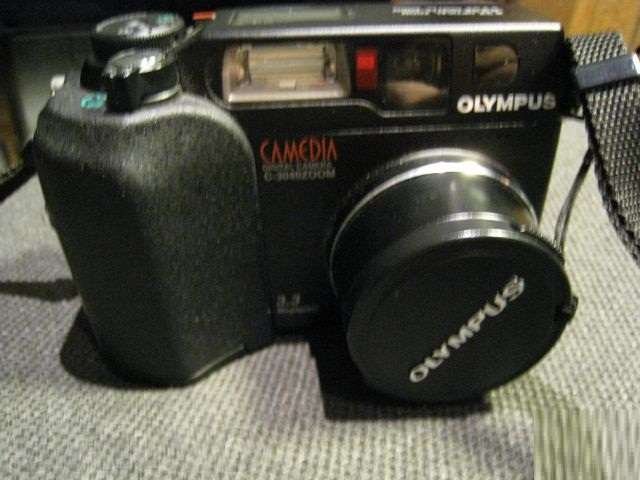 Olympus C-3040 zoom в полной комплектации в городе Москва, фото 1, стоимость: 2 200 руб.