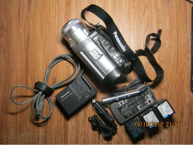 Полупрофессиональная видеокамера Panasonic NV-GS400 (б/у)+накам.свет в городе Киров, фото 1, Видеокамеры