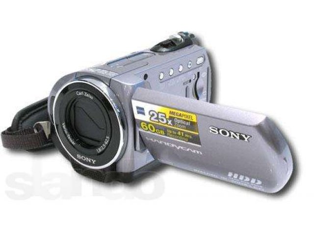 Видеокамера Sony dcr-sr82e б/у, состояние - отличное в городе Кемерово, фото 1, стоимость: 6 000 руб.