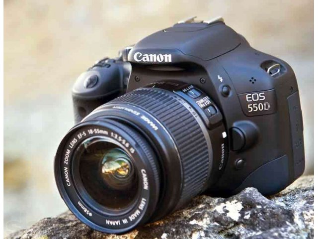 Продаю фотоаппарат Canon eos 550d+ 2объектива и 2флешки в городе Казань, фото 1, Профессиональное фото и видеооборудование