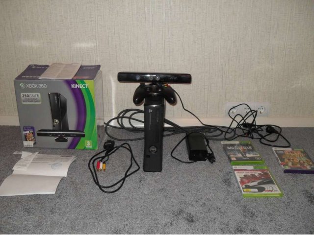 Продам XBOX 360,250G KINECT (новый 2012 г.,на гарантии,с чеком,+игры) в городе Саратов, фото 1, стоимость: 13 000 руб.