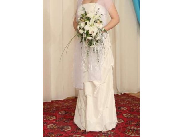 Свадебное платье в городе Волгоград, фото 1, стоимость: 1 000 руб.