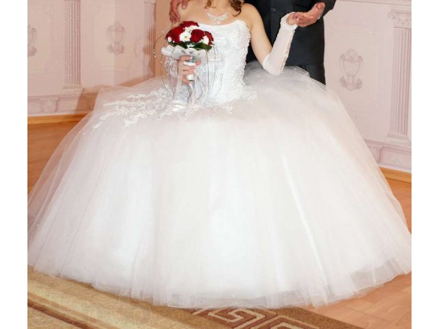 Шикарное свадебное платье в городе Ейск, фото 3, стоимость: 15 000 руб.
