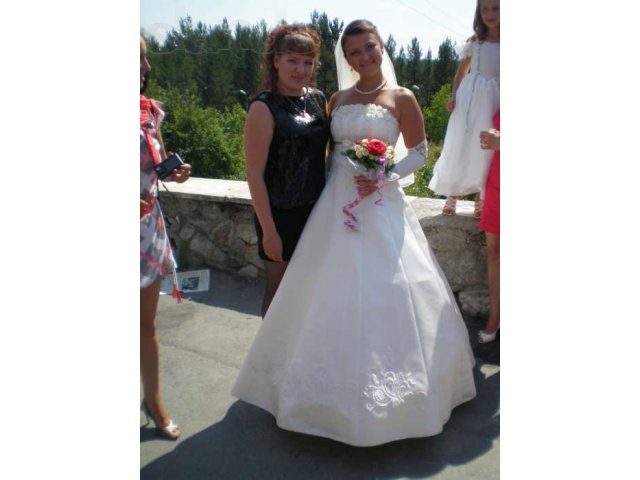 Свадебное платье в городе Чебаркуль, фото 4, стоимость: 6 000 руб.