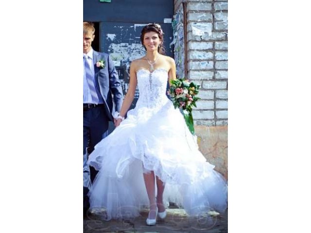 Свадебное платье в городе Смоленск, фото 1, стоимость: 6 000 руб.