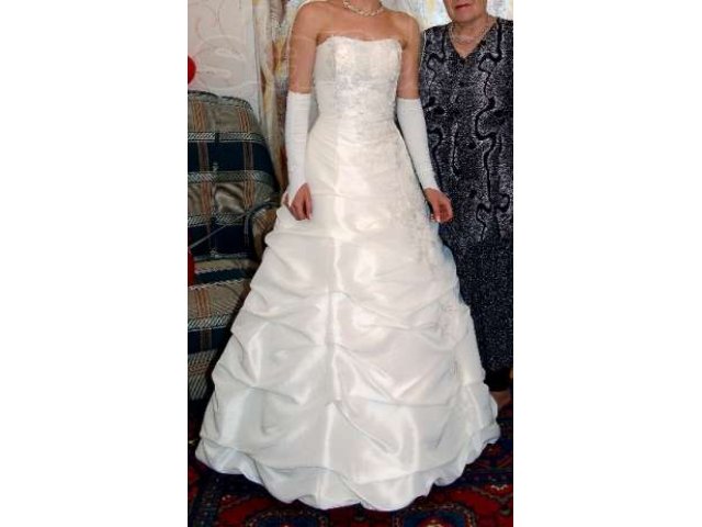 Замечательное свадебное платье в городе Смоленск, фото 2, стоимость: 6 000 руб.