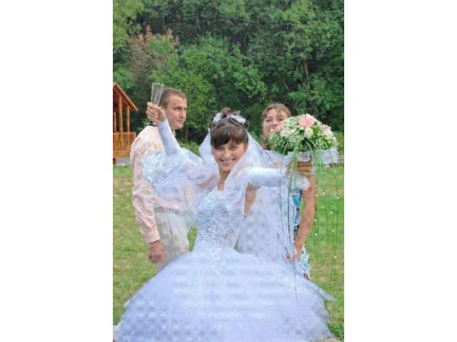 Свадебное платье в городе Белгород, фото 1, стоимость: 4 000 руб.