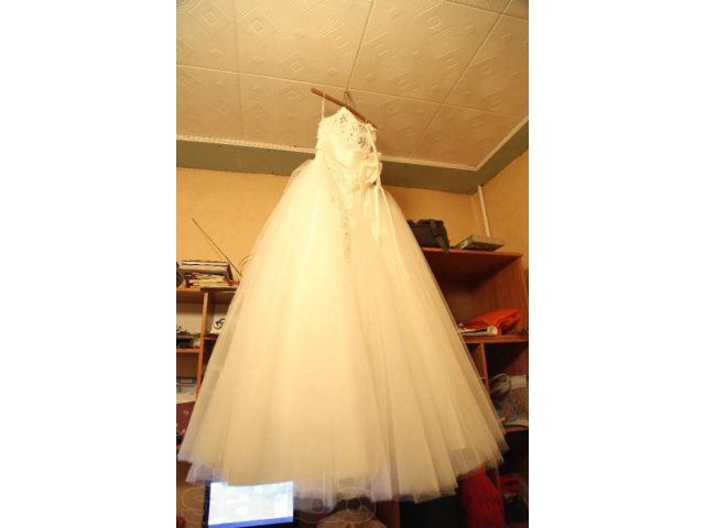 Свадебное платье в городе Калуга, фото 3, стоимость: 7 000 руб.