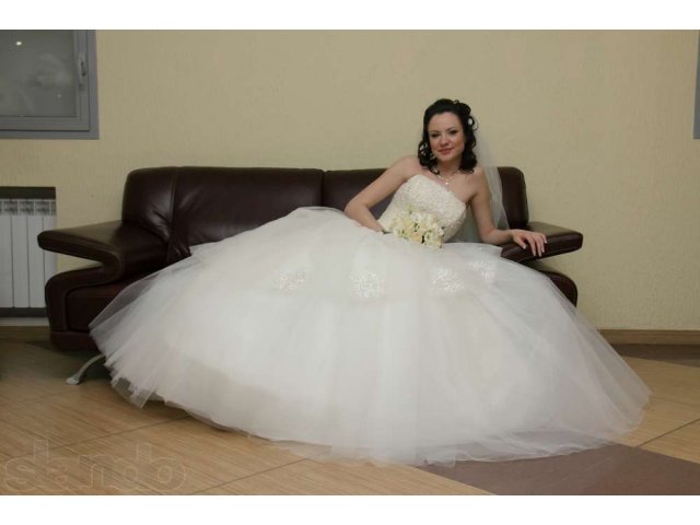 Срочно! Продам очень красивое свадебное платье! в городе Тюмень, фото 4, стоимость: 9 000 руб.