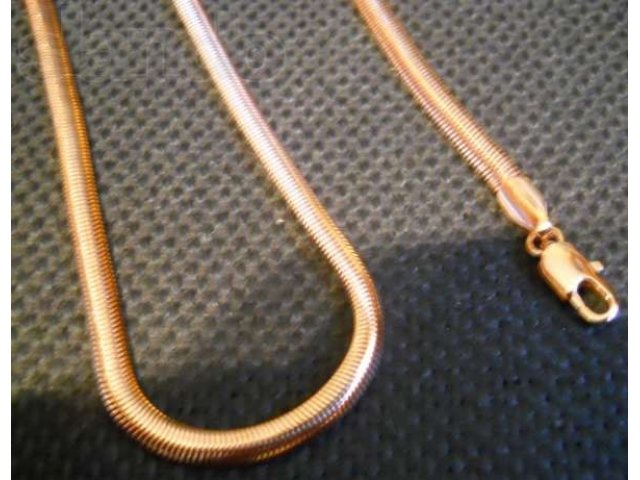 Золотая цепочка женская на шею плетение кобра