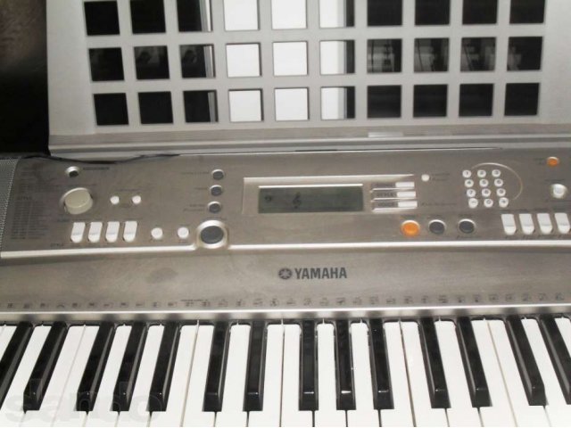 Продам синтезатор в городе Братск, фото 1, стоимость: 10 000 руб.