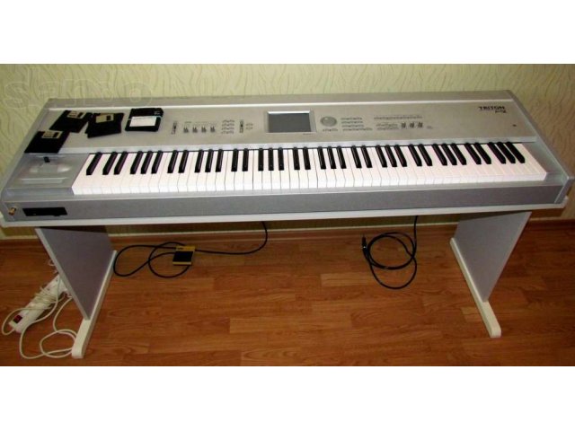 korg triton pro x88 в городе Архангельск, фото 1, стоимость: 60 000 руб.