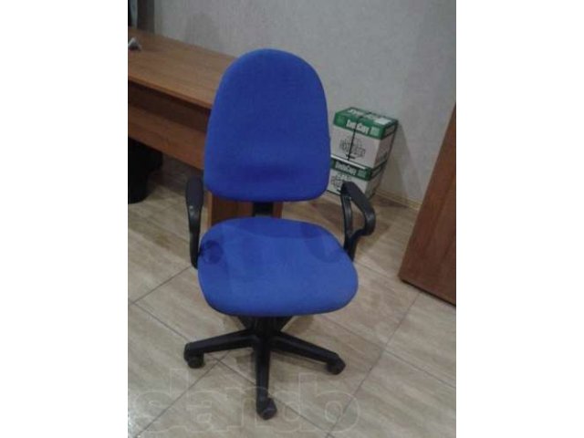 продам офисные кресла, стол в городе Ярославль, фото 2, Ярославская область