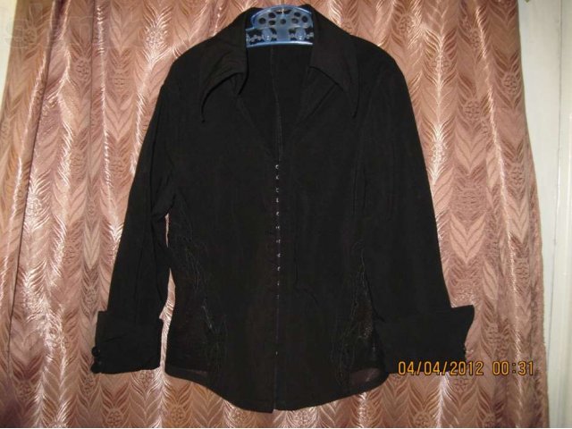 Блузка подростковая, черная с вышивкой и бисером в городе Челябинск, фото 1, стоимость: 50 руб.