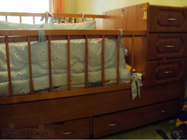 Продается деткая кроватка-трансформер в городе Артем, фото 1, стоимость: 4 000 руб.