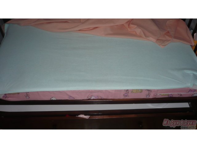 Продаю кроватку-маятник с матрасиком и двумя комплектами постельного белья в городе Самара, фото 3, Самарская область