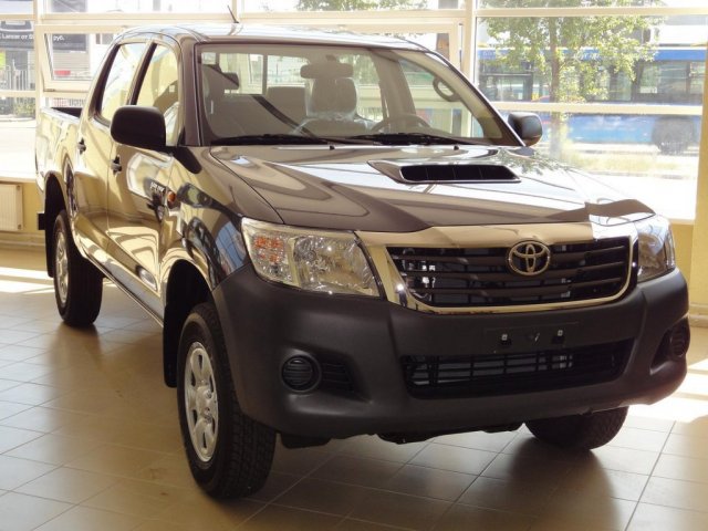 Toyota Hilux Pick Up 2013г.  механика 2500см.  куб в городе Санкт-Петербург, фото 1, Ленинградская область