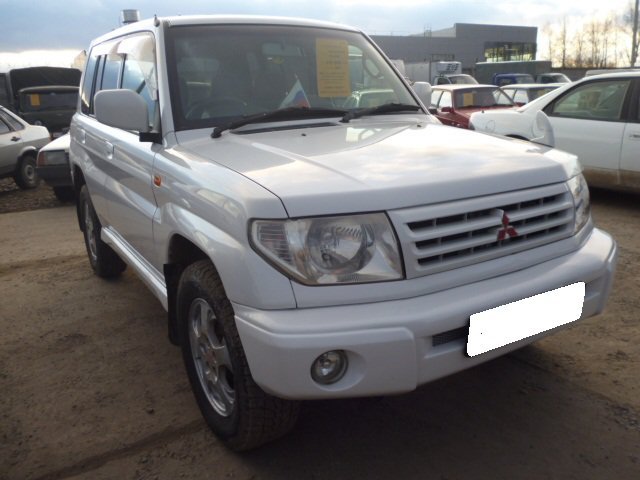 Продается Mitsubishi Pajero,  цвет:  белый,  двигатель: 1.8 л,  130 л. с.,  кпп:  автомат,  кузов:  Внедорожник,  пробег:  92353 км в городе Ульяновск, фото 3, Ульяновская область