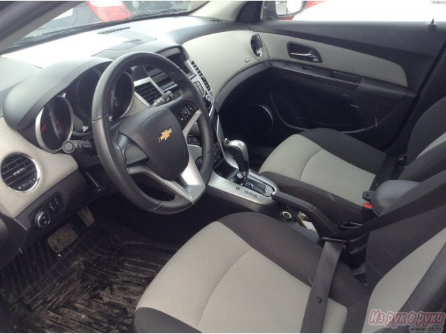 Chevrolet Cruze,  хэтчбек,  2011 г. в.,  пробег:  28000 км.,  автоматическая,  1.6 л в городе Таганрог, фото 4, стоимость: 560 000 руб.