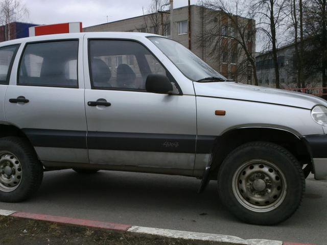 Chevrolet Niva,  2004 г. в.,  механическая,  1690 куб.,  пробег:  93000 км. в городе Санкт-Петербург, фото 1, Chevrolet