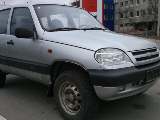 Chevrolet Niva,  2004 г. в.,  механическая,  1690 куб.,  пробег:  93000 км. в городе Санкт-Петербург, фото 2, Ленинградская область