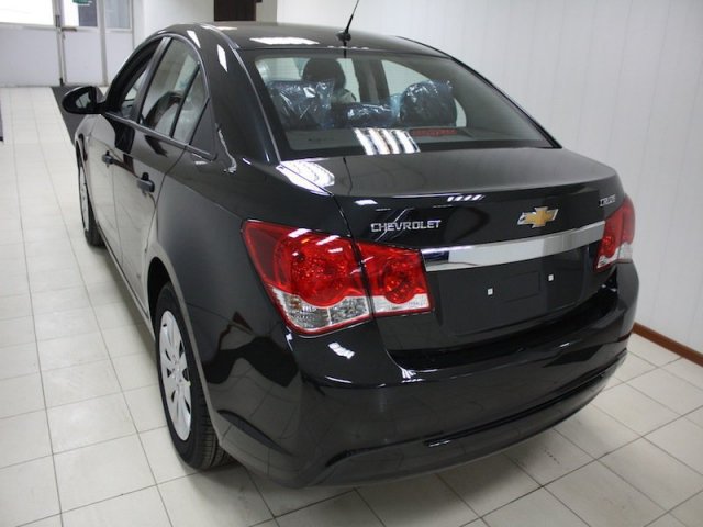 Chevrolet Cruze,  седан,  2013 г. в.,  механика,  1,6 л,  цвет:  черный в городе Москва, фото 6, Московская область