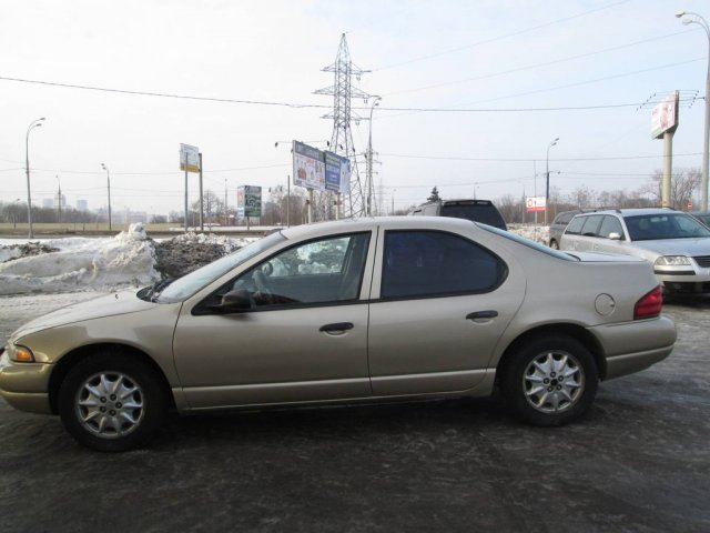 Продаётся Plymouth Breeze 1999 г. в.,  1996 см3,  пробег:  183088 км.,  цвет:  золотой металлик в городе Москва, фото 1, стоимость: 215 000 руб.