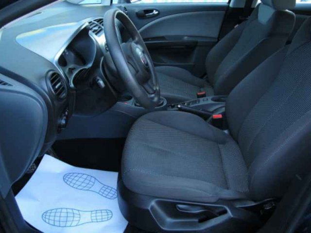 Продается Seat Leon 1.6 (100 HP),  цвет:  синий,  двигатель: 1.5 л,  100 л. с.,  кпп:  механическая,  кузов:  хэтчбек,  пробег:  115123 км,  состояние.. . в городе Москва, фото 4, Seat