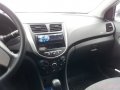 Hyundai Solaris,  седан,  2011 г. в.,  пробег:  13400 км.,  механическая,  1.4 л в городе Псков, фото 1, Псковская область